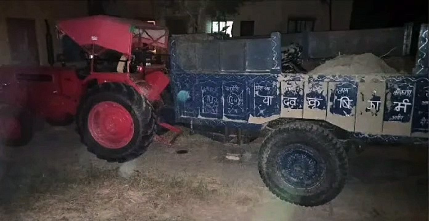 अवैध खनन कर रहे ट्रैक्टर को पुलिस ने पकड़ा