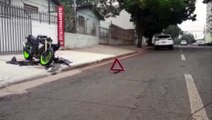 Moto de alta cilindrada se envolve em acidente na Rua Antonina