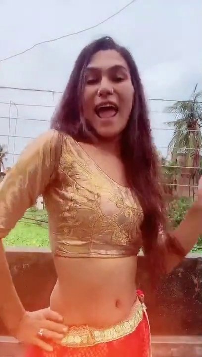Sarika Khan Hot Dance