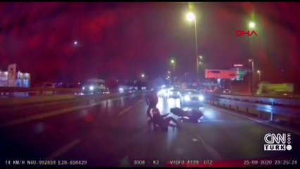 Son dakika... Otomobile çarpan motosikletteki 2 kişi ölümden döndü