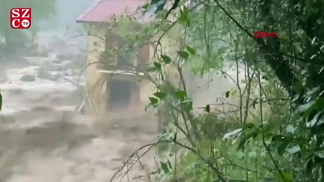 Fransa'yı Alex fırtınası vurdu