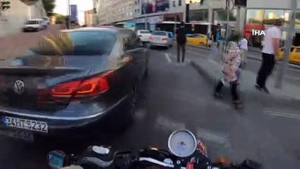 İstanbul’un göbeğinde yumruklu trafik kavgası kamerada