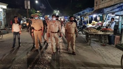 आगामी त्यौहार को लेकर गश्त पर निकली पुलिस