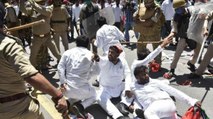 Hathras: Police lathi charge on SP workers