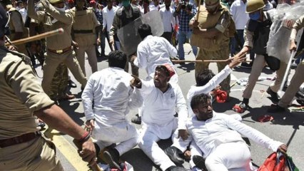 Download Video: Hathras: Police lathi charge on SP workers