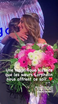 Marine Lorphelin rejoint sa soeur Lou-Anne sur scène, après qu'elle a été sacrée Miss Bourgogne 2020 à Châlon-sur-Saône le 3 octobre 2020.