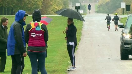 Countess of Wessex joins Mencap runner for London Marathon