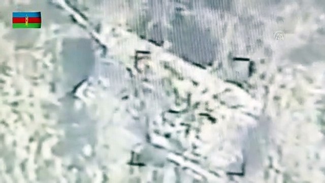 Azerbaycan Ordusu'nun, Ermenistan ordusunun askeri araçlarını vurma anı (2) - BAKÜ
