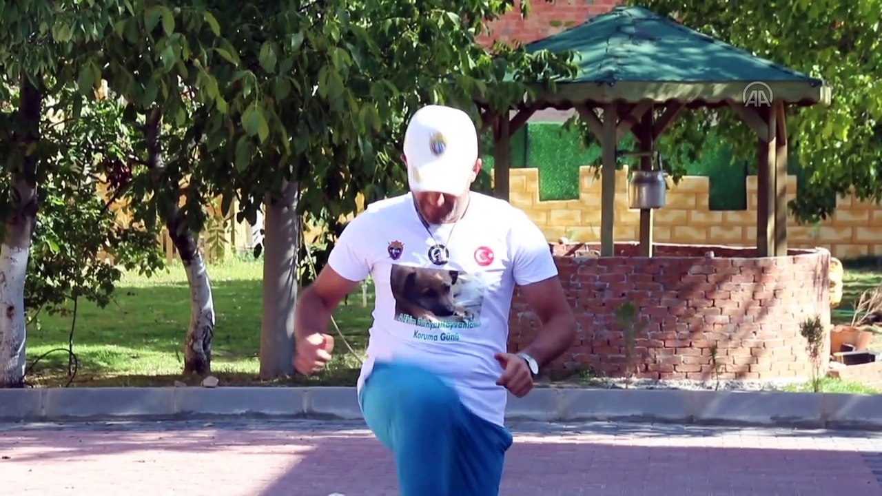 Uşaklı maratoncu Yeniceli, farkındalık için hayvan mamalarıyla 34 kilometre koştu - UŞAK