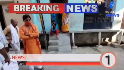 भरथना के वार्ड नंबर 22 में सभासद ने खुद की मोहल्ले में सफाई