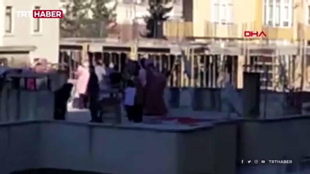 Şanlıurfa�da apartmanın çatısında halay çeken gruba ceza Dailymotion