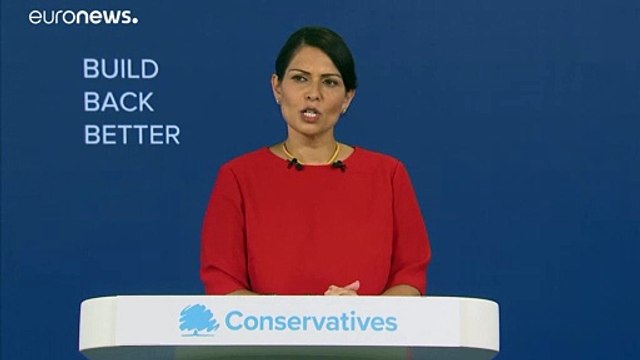 بريطانيا تعتزم تشديد سياسة الهجرة وترحيل عددا أكبر من الوافدين بشكل غير شرعي