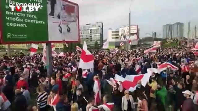 Bielorussia: i manifestanti non si piegano,100mila contro Lukashenko