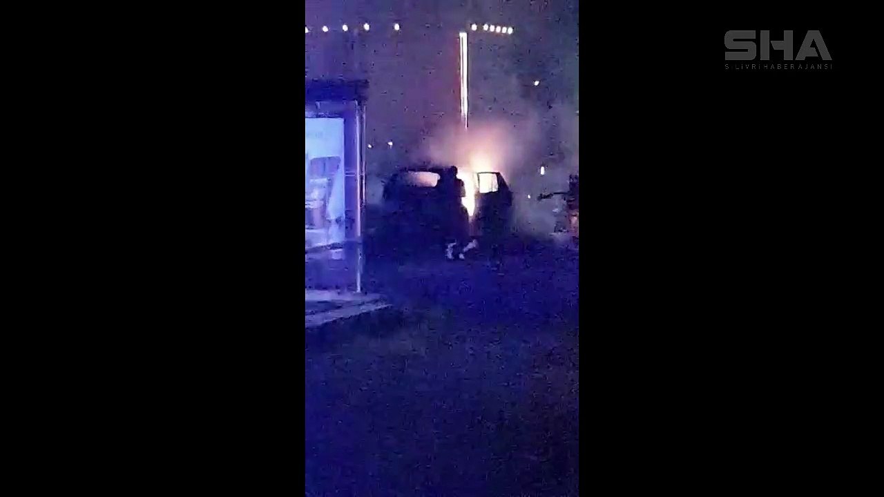 Seyir halindeki araç alev aldı