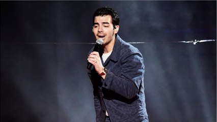 Joe Jonas’ Hair Goes Pink