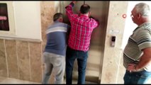 Asansörde mahsur kalan vatandaş uzun uğraşlar sonucu kurtarıldı