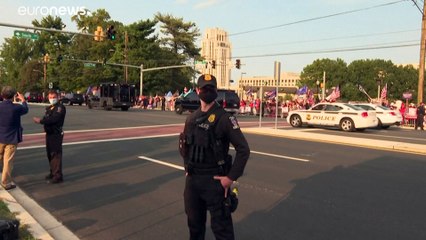 Coronavirus : polémique après la brève sortie surprise de Donald Trump pour rassurer ses partisans