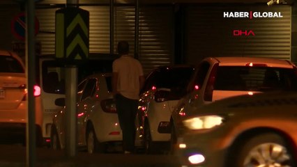 Yine ortaya çıktılar! Taksim'de 'değnekçi' tarifesi: Bir saati 15 lira