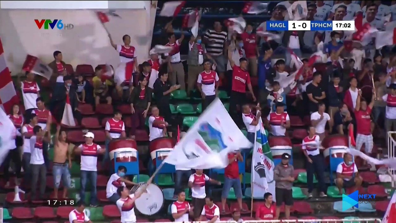 Công Phượng xem Tuấn Anh, Văn Toàn, Xuân Trường -hủy diệt- CLB TP. HCM qua TV thế nào- - NEXT SPORTS