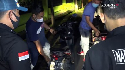 Télécharger la video: Polisi Ungkap Hasil Operasi Penyergapan Terhadap Kurir Sabu di Medan