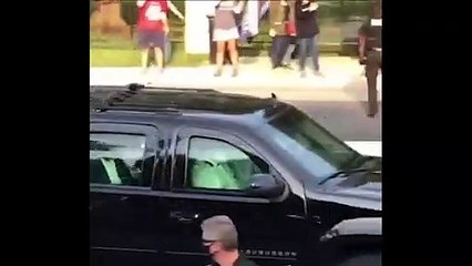 Trump se salta la cuarentena y sale del hospital para saludar a sus seguidores