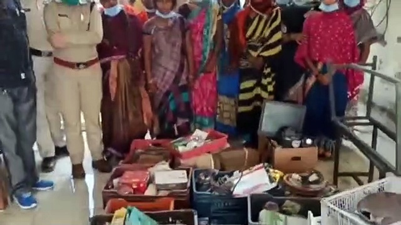 इंदौर में पकड़ाई महिलाओ की चोर गैंग, स्टूडियो मे...