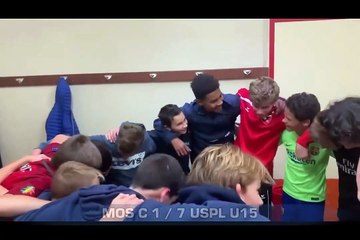 DANS LE VESTIAIRE DES U15