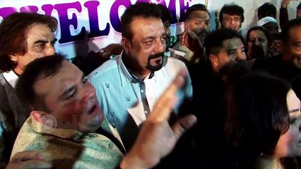 Sanjay Dutt's SHOCKING New Picture | Fans Pray For Speedy Recovery | Lung Disease Cause?