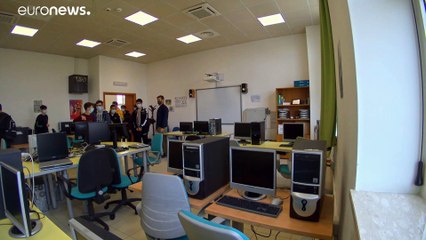 Κάρλο Ματζόνε: Δάσκαλος της χρονιάς που τιμήθηκε με το Global Teacher Prize 2020