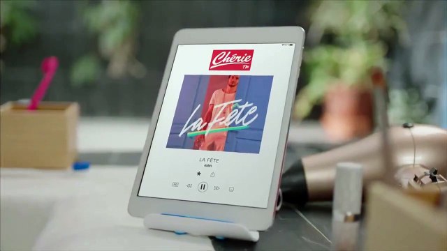 Chérie FM lance une nouvelle campagne TV pour promouvoir sa matinale Le Réveil Chérie , présentée par Alexandre Devoise et Sophie Coste - VIDEO