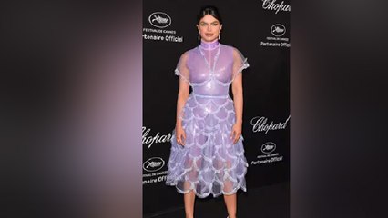 Priyanka Chopra ने पहनी मछली Dress ,लोगों ने उड़ाया बुरी तरह मजाक । Boldsky