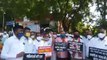 भाजपा के हल्ला बोल कार्यक्रम में उड़ी सोशल डिस्टेंसिंग की धज्जियां, सरकार के खिलाफ किया प्रदर्शन