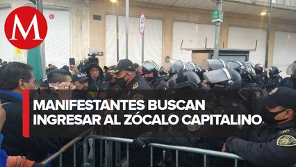 Manifestantes llegan a Avenida 20 de Noviembre para ingresar al Zócalo de la CdMx