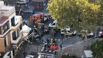 Un tráiler sin control arrolla a 7 coches y 3 motos en la Avenida Cruz del Campo