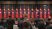 Cumhurbaşkanı Recep Tayyip Erdoğan: “Bugün yüz yüze eğitimin kapsamını genişletme kararı aldık. İlkokul birinci sınıfların yanı sıra ikinci, üçüncü ve dördüncü sınıflarda da yüz yüze eğitimi belirlenen kurallar çerçevesinde başlatıyoruz”