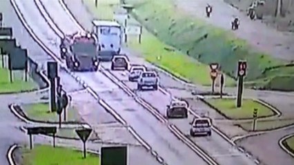 Por outro ângulo: câmera instalada na BR-277 flagrou acidente que vitimou ciclista