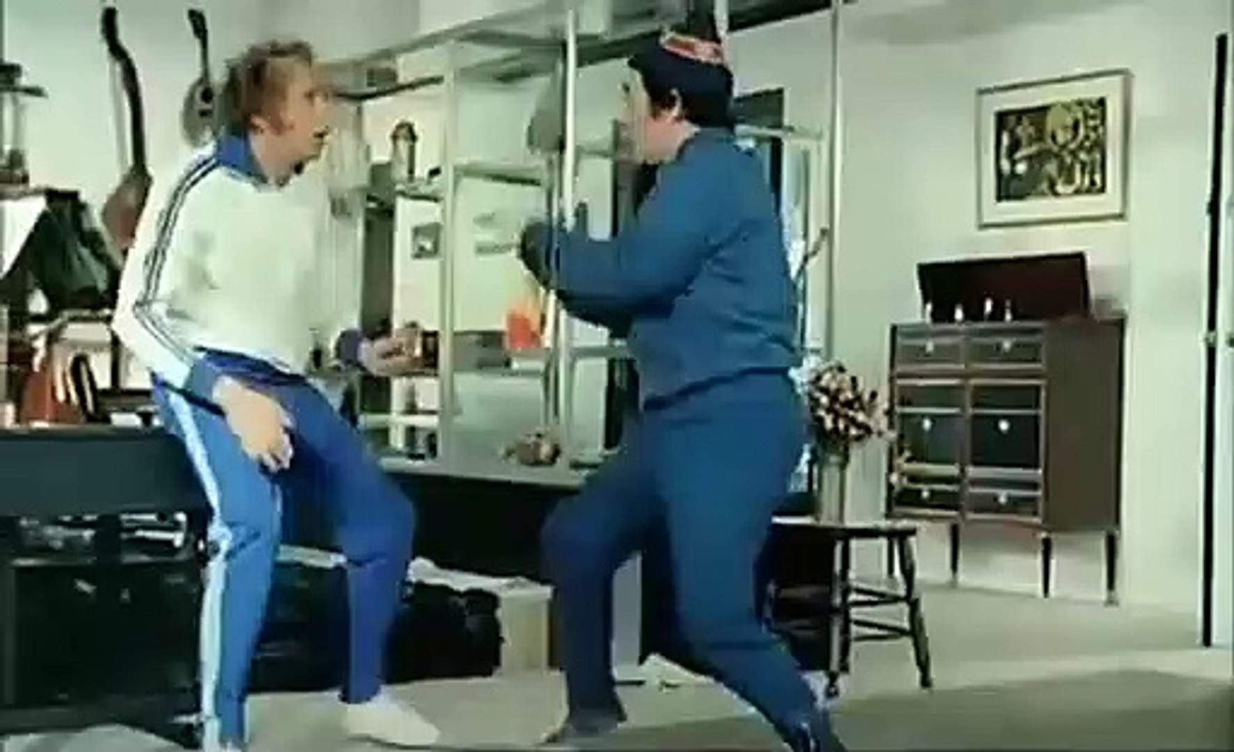 Le grand blond avec une chaussure noire (1972) - Bande annonce - Vidéo  Dailymotion