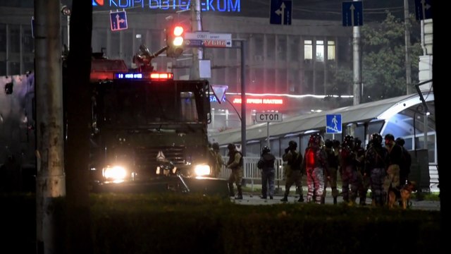 Протесты в Бишкеке: сотни пострадавших