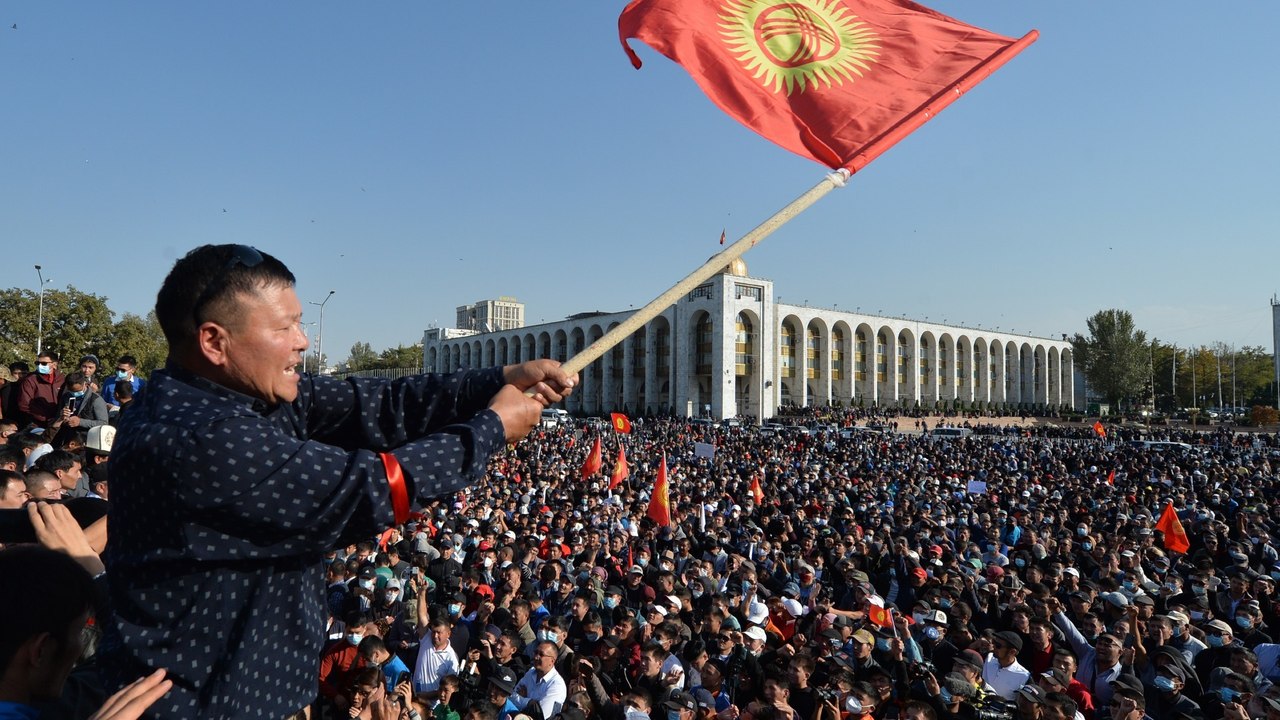 Kyrgyzstan protesters seize gov’t house, free e...
