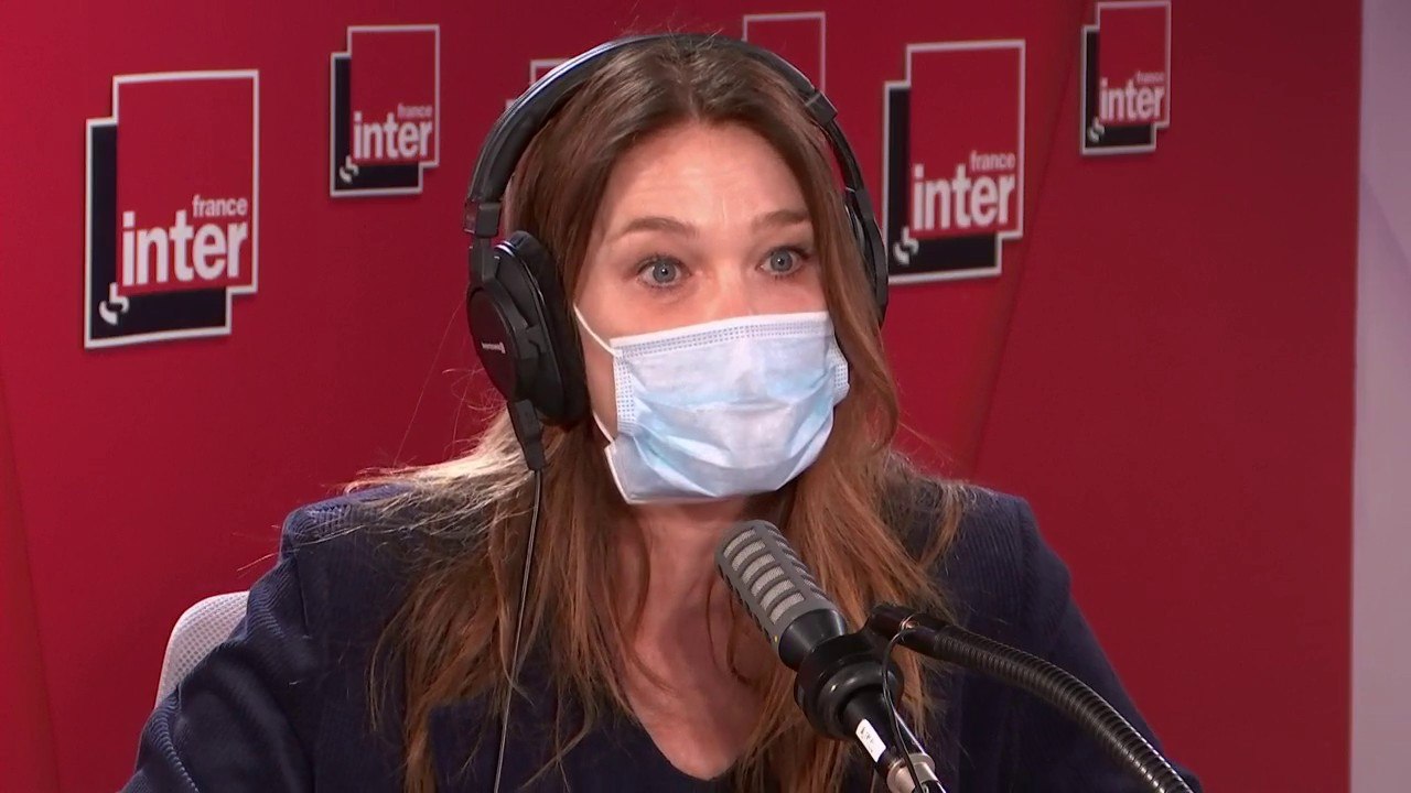Épouse d'homme politique :"Ça m’a fait connaître une chose que je ne connaissais pas du tout : le sexisme" (Carla Bruni)