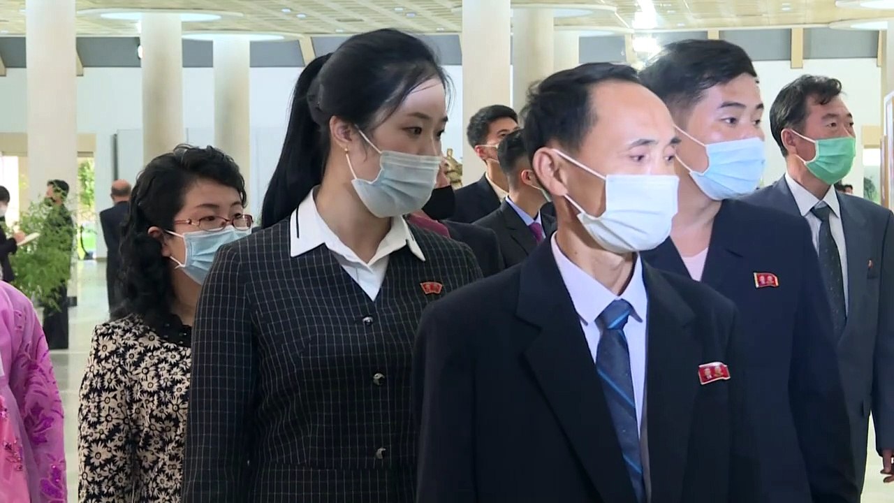 Art exhibition opens in N.Korea to mark ruling party anniversary