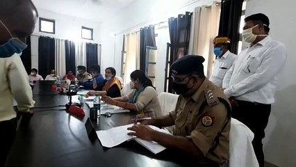 भरथना: तहसील दिवस पर फरियादियों की समस्या का समाधान करने पहुंचे डीएम साहिबा