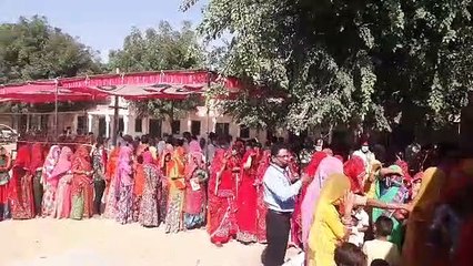 नागौर पंंचायत चुनाव तीसरे चरण के मतदान में लगी कतारें