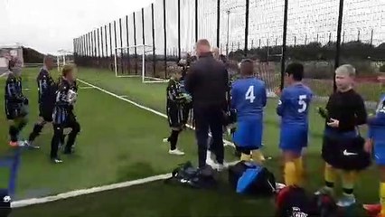 U13A : Haie d'honneur des joueurs de l'OGS après la victoire 11-0