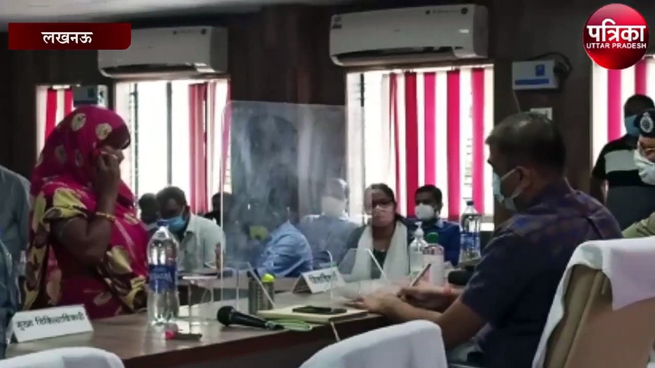लखनऊ जिलाधिकारी ने सुनी जनता की समस्या, दिये नि...