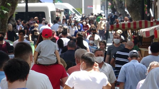 ‘Sokağa çıkma kısıtlaması, Covid-19 yayılımını azaltmıyor’