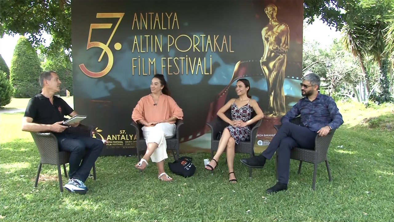 57. Altın Portakal Film Festivali | 'Dirlik Düzenlik' filminin yönetmeni ve oyuncuları T24'te: "Güçlü kadınlar yaratmak istedik"