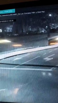 Un colectivo cayó de la General Paz