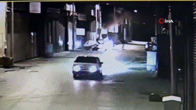 Sanayi sitesinde bulunan araçlar alev alev böyle yandı
