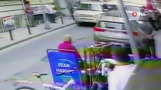 Parmağını kesen berberin bağrışlarına gelen polis, ruhsatsız silah buldu: 6 gözaltı